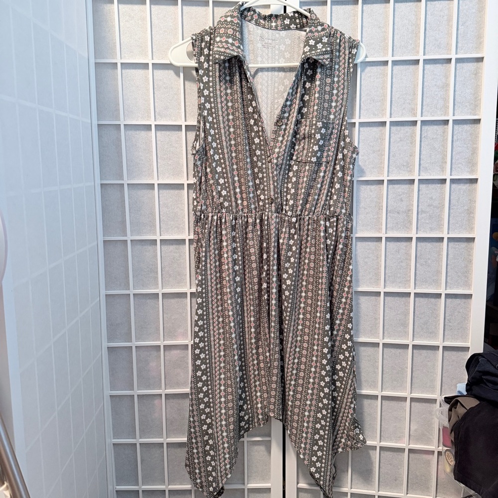 Sleeveless Patterned Dress